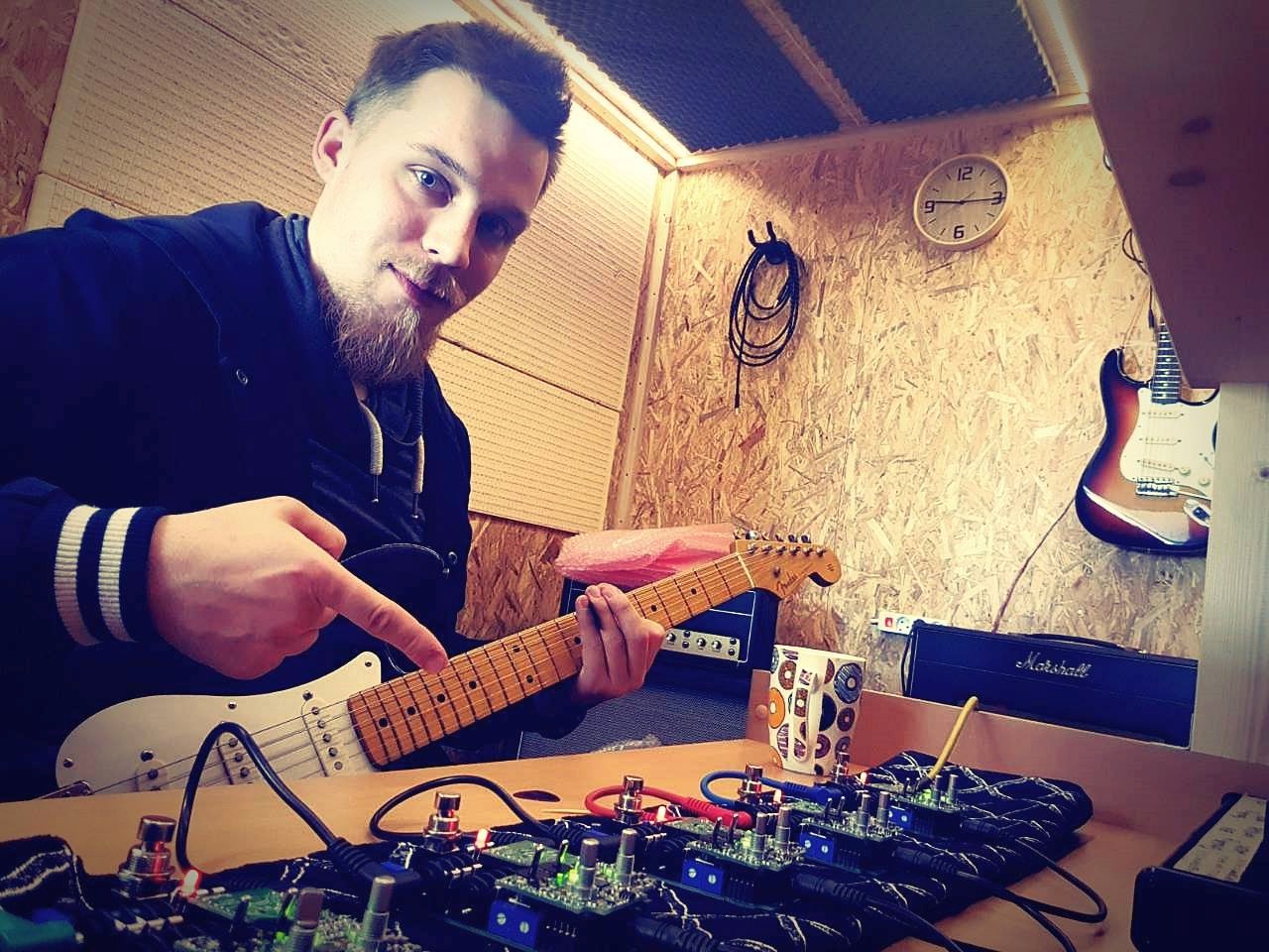 Luka from DryBell testing Vibe Machine electronics