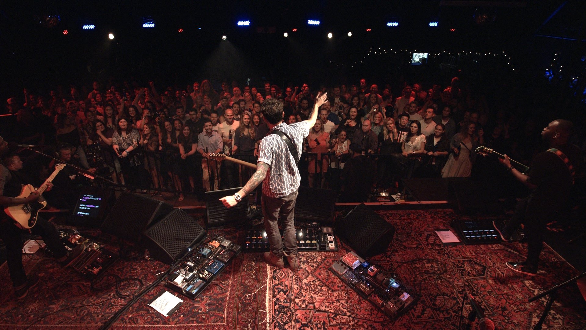 John Mayer’s pedalboard, featuring DryBell Vibe Machine