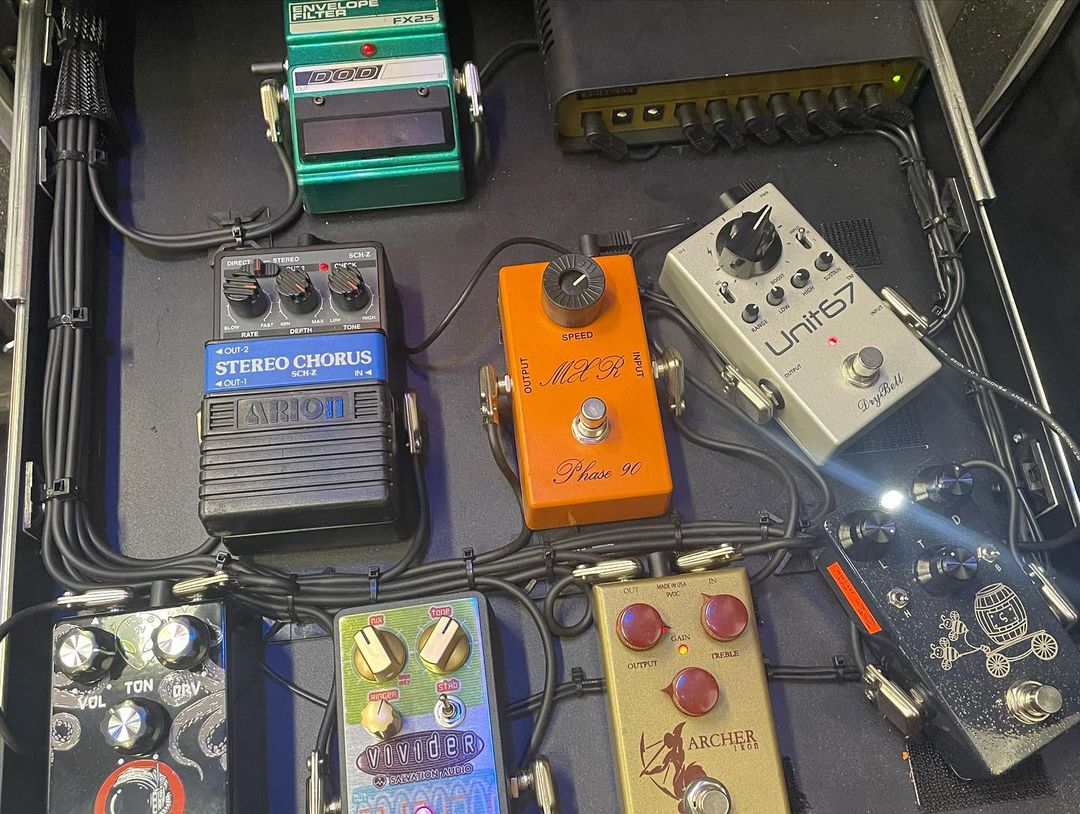 Close-up of Richard Fortus' pedalboard featuring the DryBell Unit67