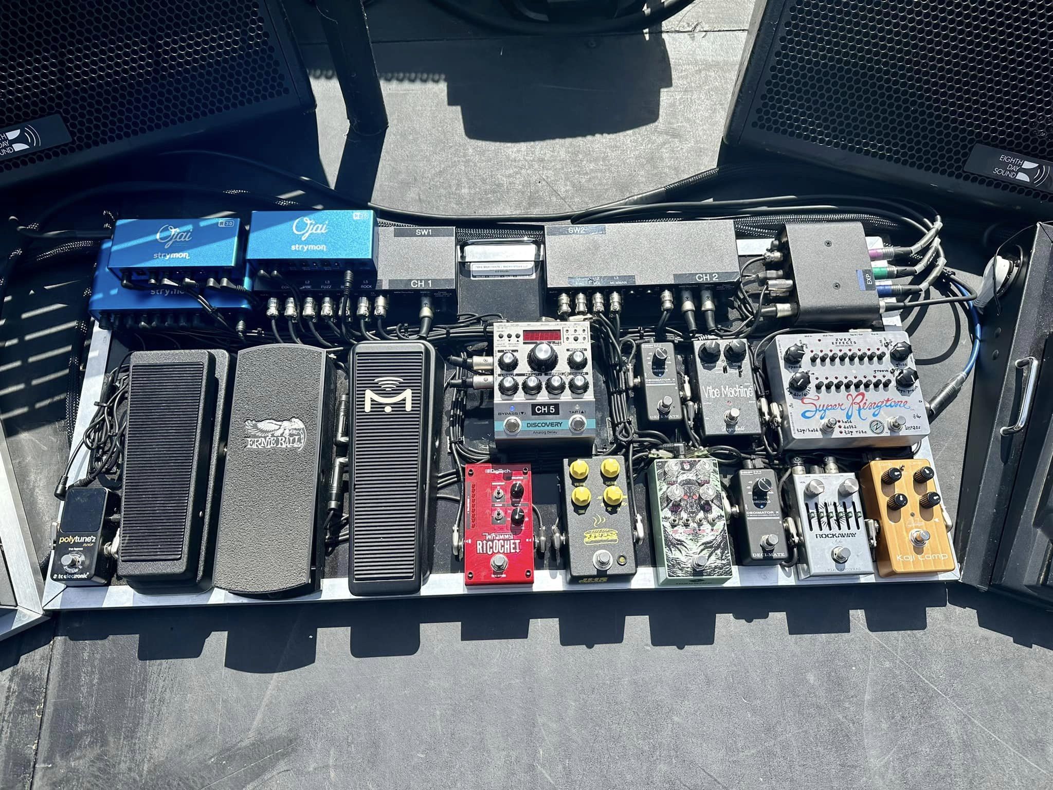 Steve Stevens pedalboard featuring DryBell Vibe Machine