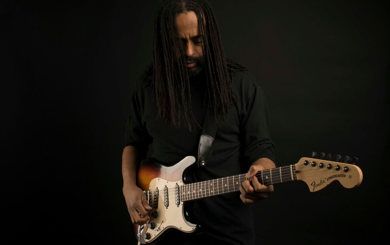 Thaddeus Hogarth, Berklee College of Music professor, loves DryBell Vibe Machine.