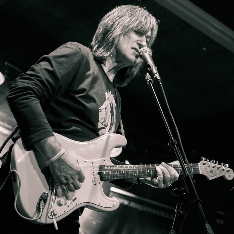 Legendary Croatian guitarist Vedran Božić, DryBell Vibe Machine long time user.