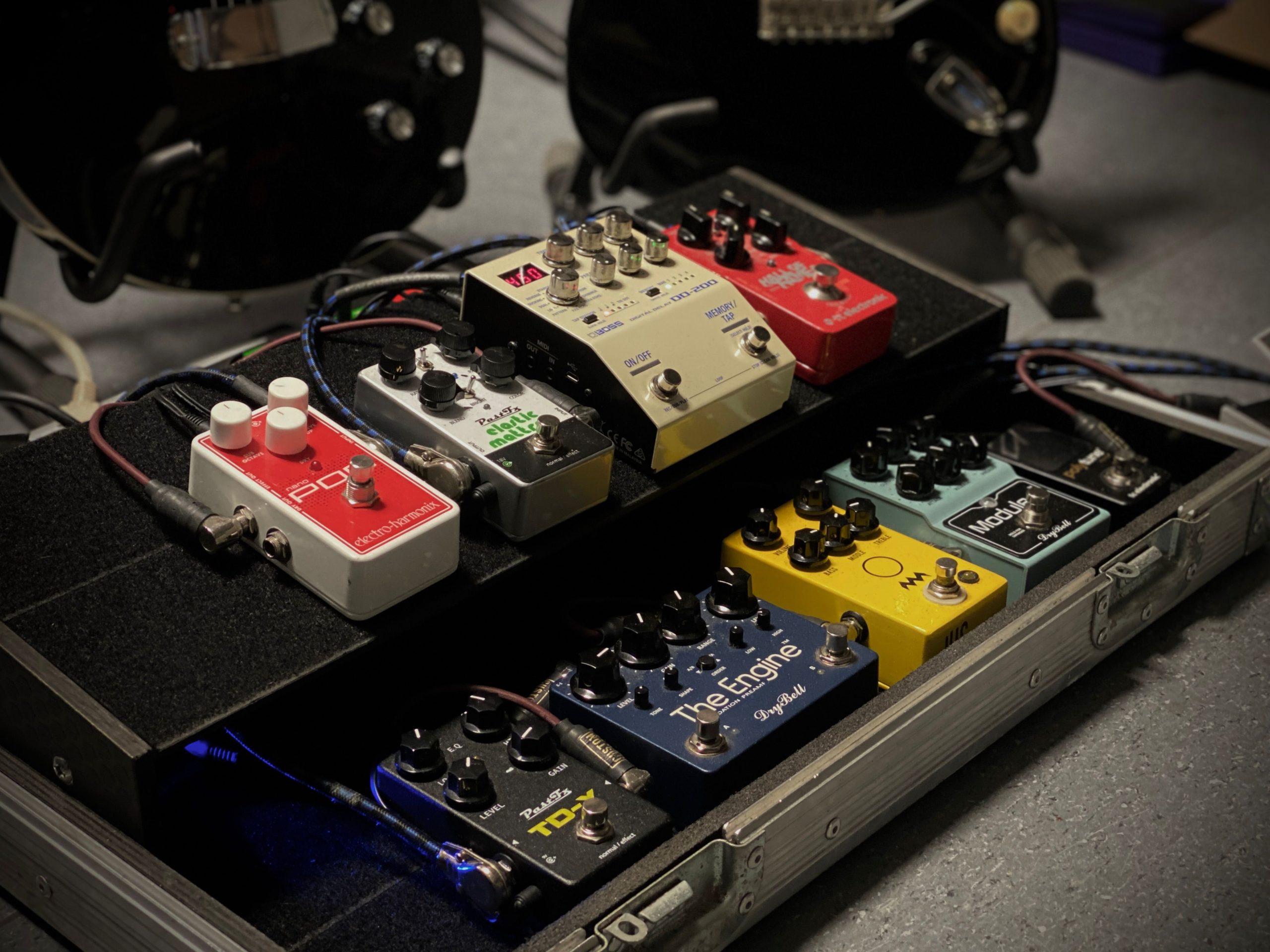 Bjorn Riis’ pedalboard 2024, featuring DryBell The Engine and Module 4.